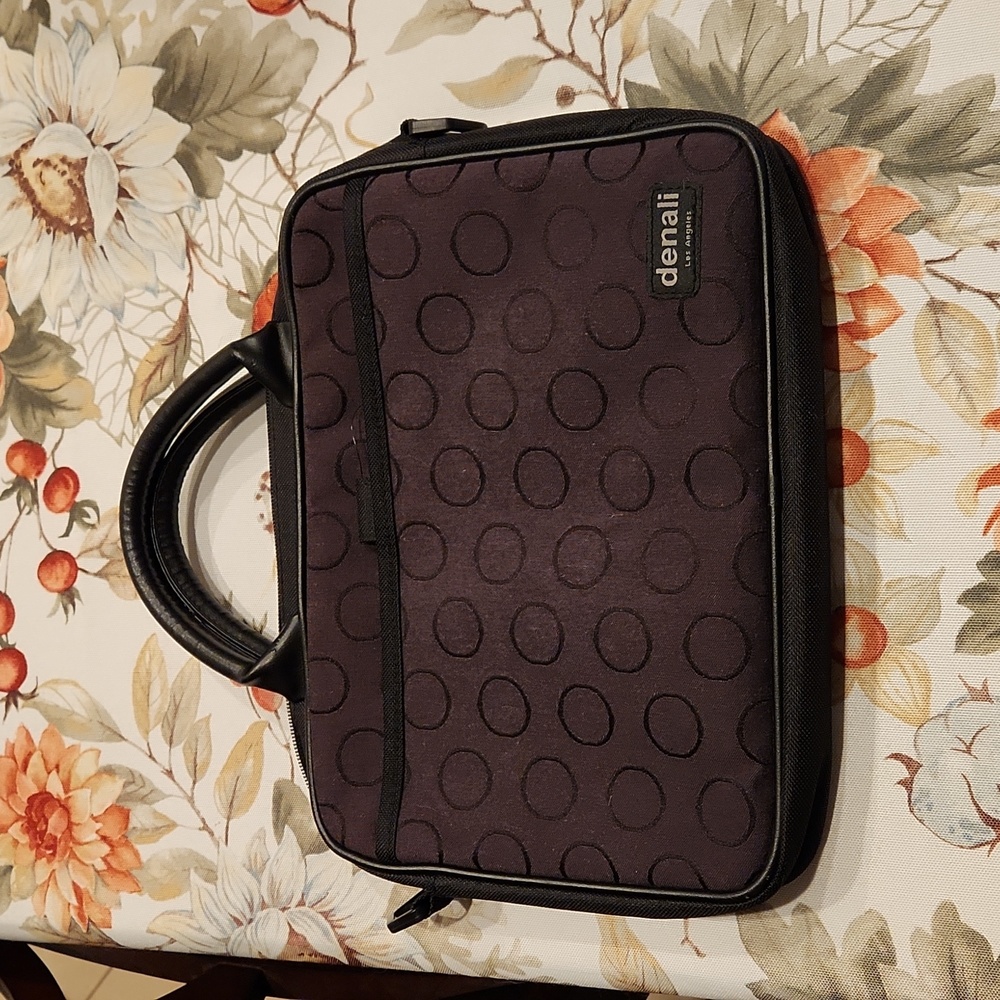 Electronic Case Holder